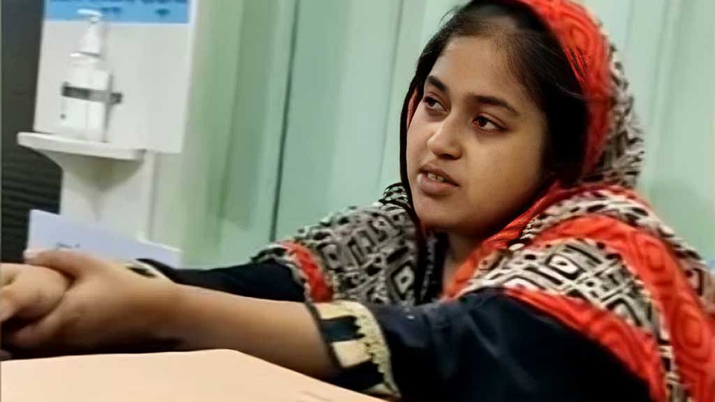 গ্রেপ্তারের পর আদালতে স্বীকারোক্তিমূলক জবানবন্দি দিয়েছিলেন মুন। 