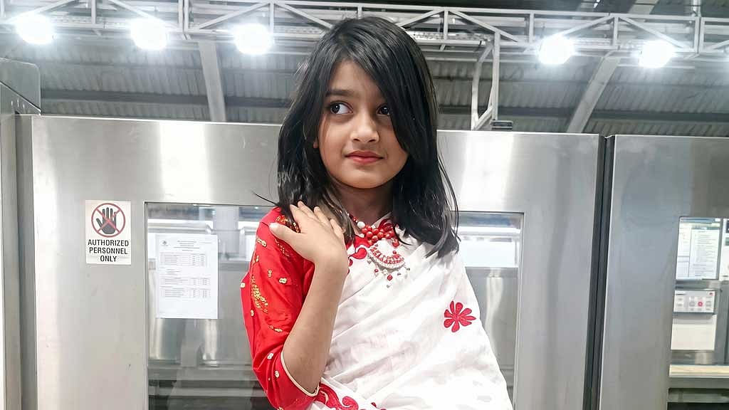 রামিসা—নিষ্পাপ এক জোড়া চোখ, বুকে ছিল কতশত রঙিন স্বপ্ন। বিচার হয়তো মিলেছে, কিন্তু মা-বাবার শূন্য কোলে কি আর কখনো ফিরবে?