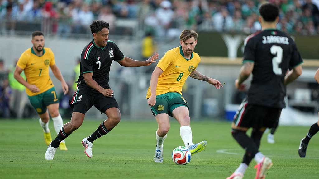 Mexico beat Australia 1-0 in WC warmup