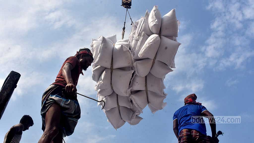 Inflation eases, but wage growth slows further