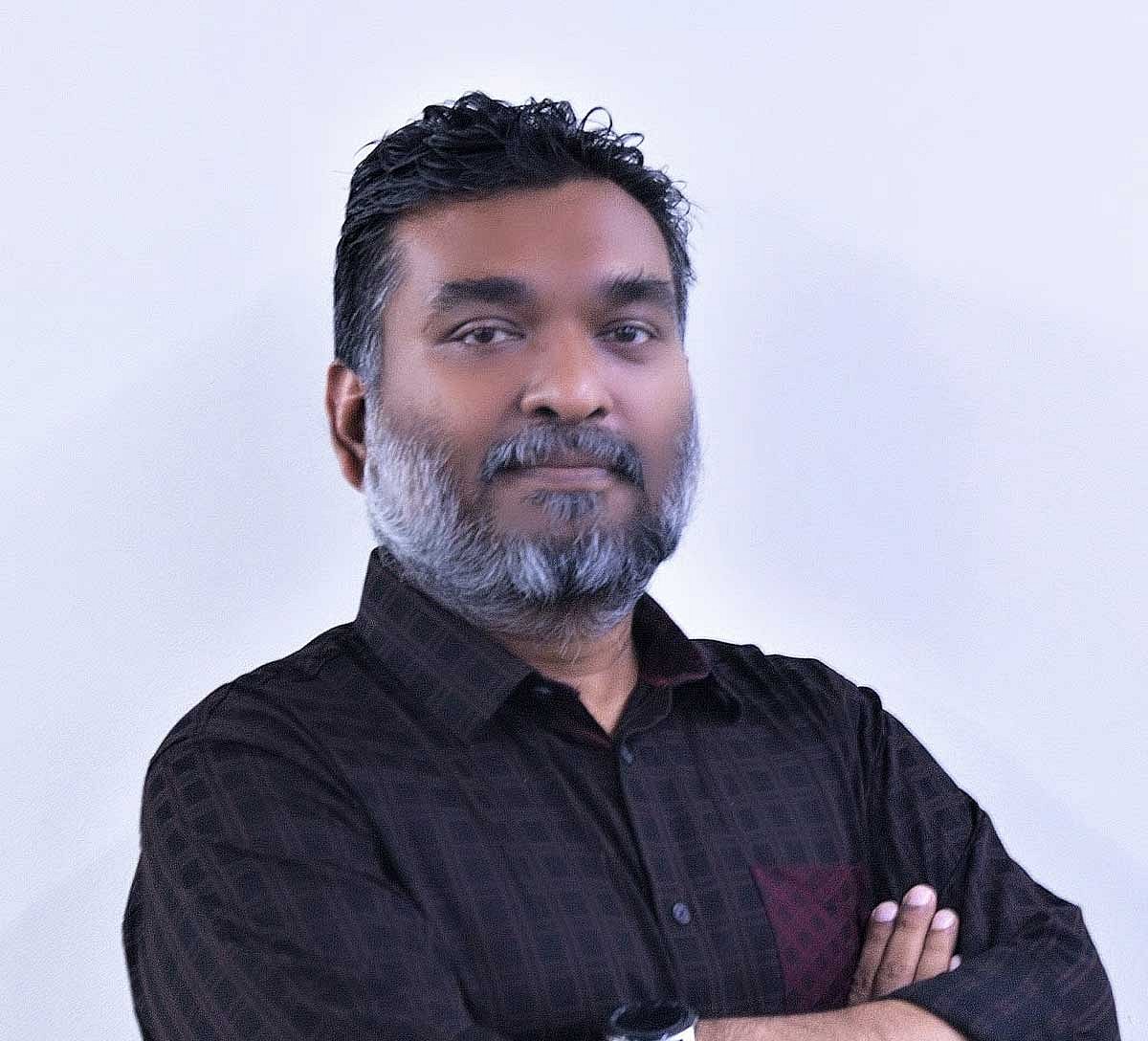 সিনেমা কি কামড়ে দেয়?