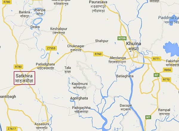 সাতক্ষীরায় ট্রাকচাপায় দুই ভ্যান আরোহী নিহত