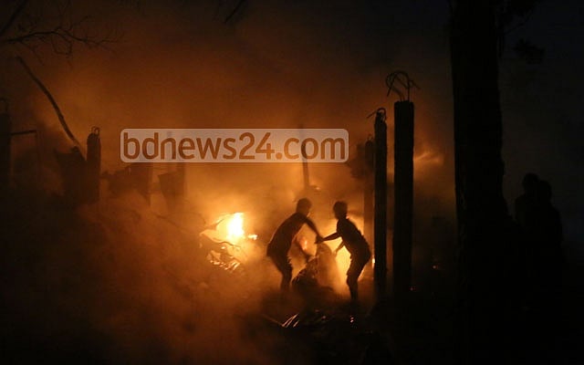 Small RMG factory, warehouses burnt in Tongi slum fire