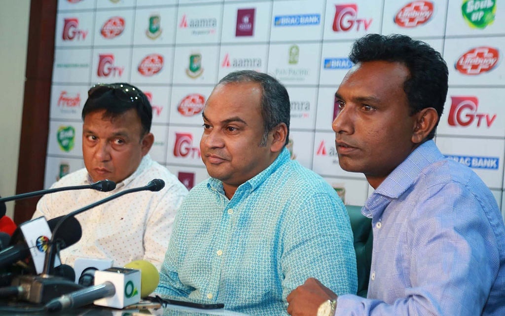 ফেইসবুক নয় ক্রিকেটে মনোযোগ দাও, মুশফিকদের নাঈমুর