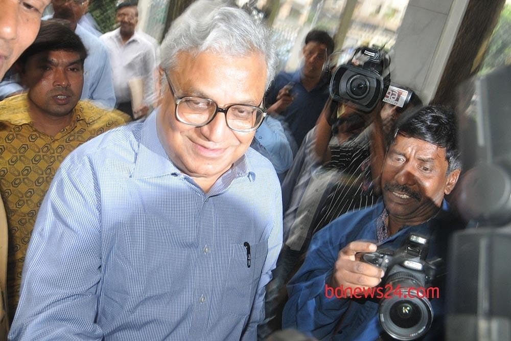 Prime Minister's Economics Affairs Adviser Mashiur Rahman arrives at the Anti-Corruption Commission (ACC) headquarters on Sunday afternoon to be questioned over allegations of corruption in the Padma bridge project. Photo: Nashirul Islam/ bdnews24.com/ Dhaka, Nov 04, 2012 