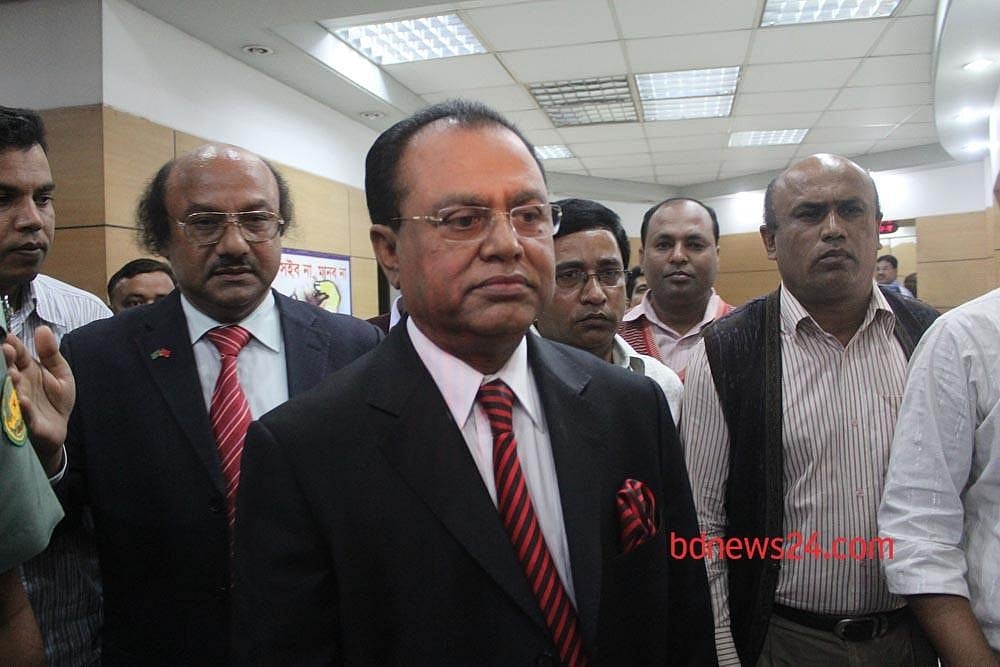 Former Communication Minister Syed Abul Hossain arrives at the Anti-Corruption Commission (ACC) headquarters on Monday afternoon to face questions for a second time over allegations of corruption in the Padma bridge project. Photo: bdnews24.com/ Dhaka, Dec 03, 2012 