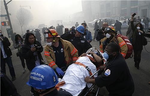 New York buildings collapse in explosion
