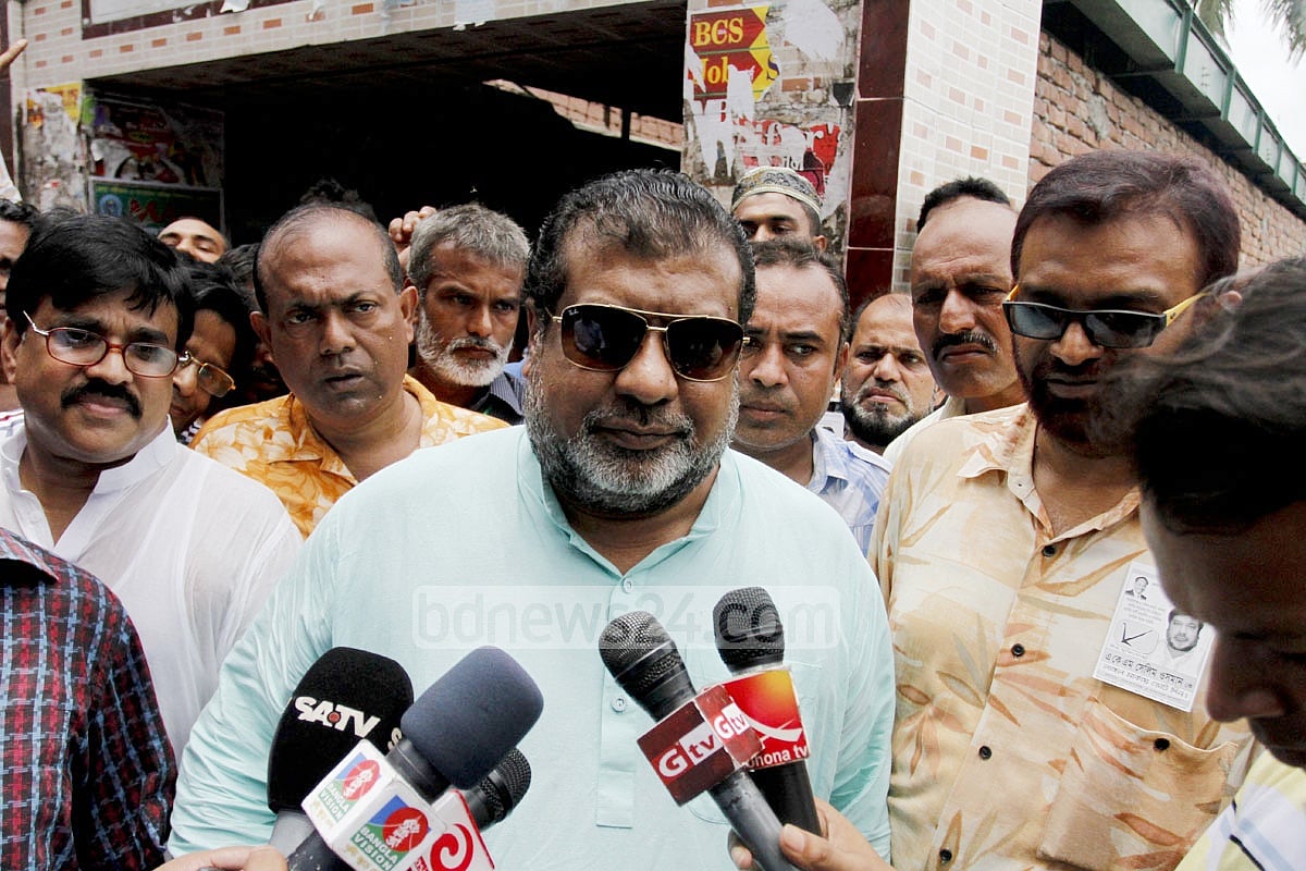 জাতীয় পার্টির কাউকে সরাসরি সমর্থন না জানালেও নারায়ণগঞ্জে ওসমান পরিবার থেকে দলটির সংসদ সদস্য সেলিম ওসমানের জন্য ছাড় দিয়ে রেখেছে আওয়ামী লীগ। তার নারায়ণগঞ্জ-৫ আসনে কাউকে প্রার্থী করা হয়নি 