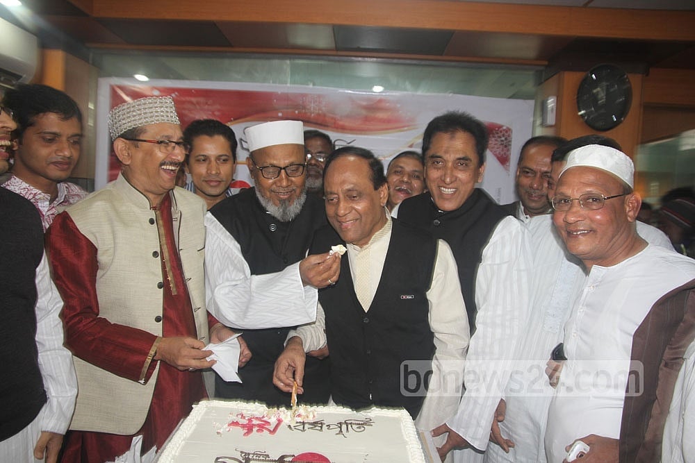২০১৪ সালে চট্টগ্রামে দৈনিক পূর্বদেশের বর্ষপূর্তি অনুষ্ঠানে আওয়ামী লীগ নেতা এ বি এম মহিউদ্দিন চৌধুরী ও বিএনপি নেতা আবদুল্লাহ আল নোমান। চট্টগ্রামের রাজনীতিতে তারা ‘মামা-ভাগিনা’ হিসেবে পরিচিত।