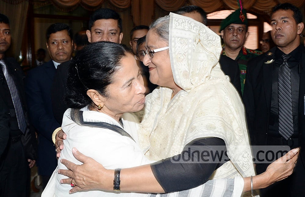 বাংলাদেশ সফরে গণভবনে পশ্চিমবঙ্গের মুখ্যমন্ত্রী মমতা বন্দ্যোপাধ্যায়; প্রধানমন্ত্রী শেখ হাসিনার সঙ্গে তার সম্পর্ক বরাবরই হৃদ্যতাপূর্ণ ফাইল ছবি