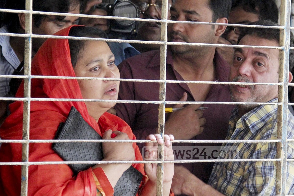 হত্যাকাণ্ডের পর হাসপাতালে ওয়াশিকুরের স্বজনদের আহাজারি।