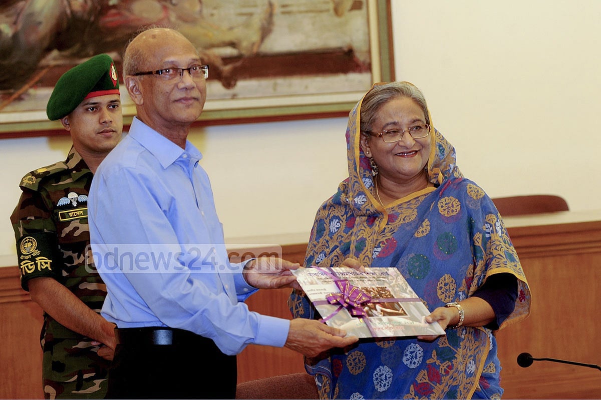Education Minister Nurul Islam Nahid handed the results of SSC and equivalent examinations over to Prime Minister Sheikh Hasina at Ganabhaban on Saturday. 