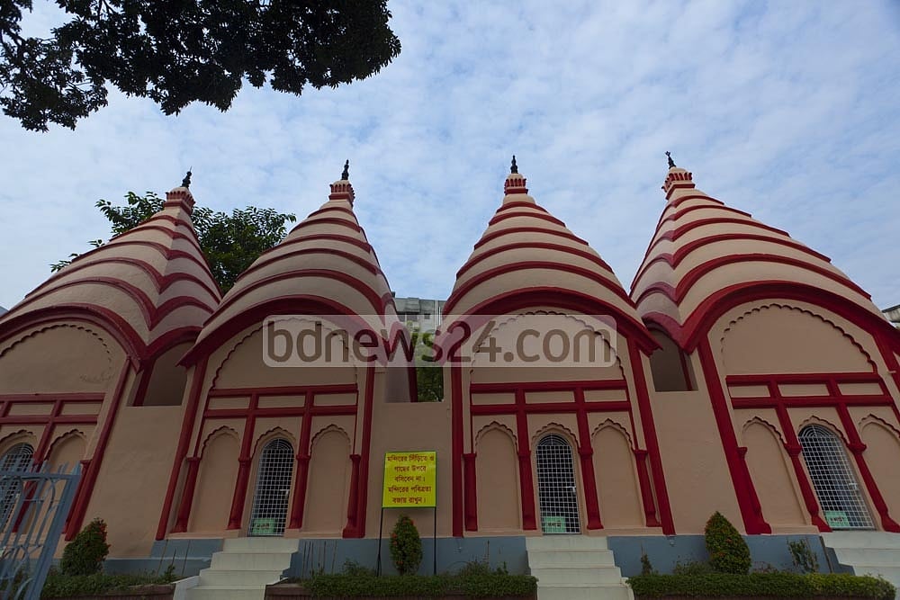 ঢাকেশ্বরী মন্দিরের সোনা চুরির মামলায় তিনজনের কারাদণ্ড