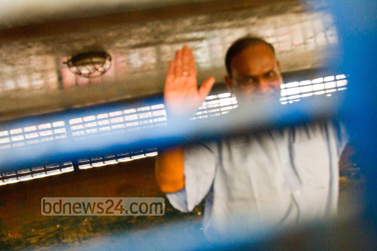 Mir Quasem Ali being taken to the ICT from prison on Nov 2, 2014, before he was sentenced to death by the tribunal. 