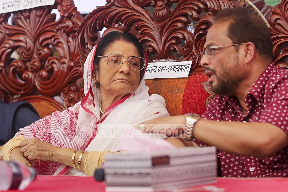 দেবর জি এম কাদেরের সঙ্গে দ্বন্দ্বের জেরে এবার নির্বাচনে আসেননি সংসদে বিরোধীদলীয় নেতা রওশন এরশাদ। এর প্রভাব কী হয় তা নিয়ে চলছে নানা সমীকরণ 