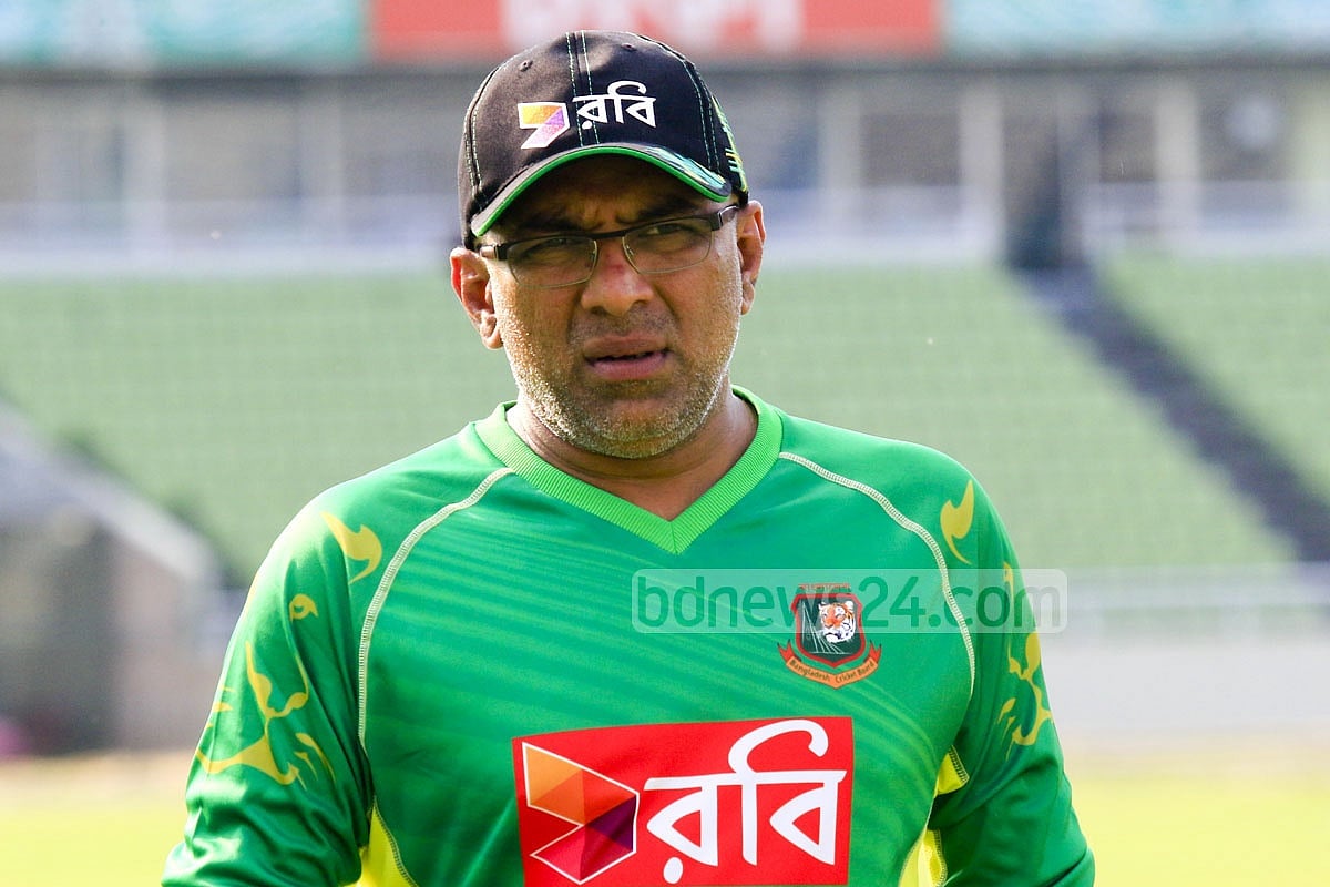 Bangladesh coach Hathurusingha to accompany Sunny, Taskin in Australia