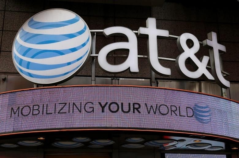 AT&T, in abrupt turn, will shed media business in deal with Discovery