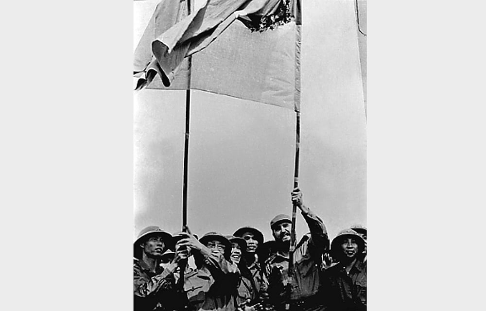 Fidel Castro visits the liberated areas in South Vietnam, October 1973. REeuters 