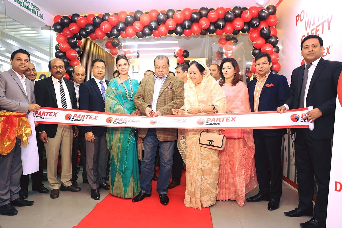 MA Hashem with his wife, sons and daugthers-in-law while inaugurating the headquarters of Partex Cable on Feb 6, 2017. Photo: Facebook/Partex Cables Ltd 