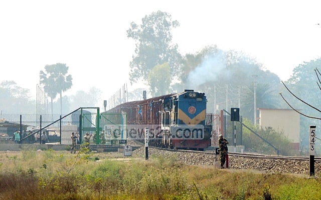 বিরল স্থলবন্দর দিয়ে আমদানি-রপ্তানি শুরু