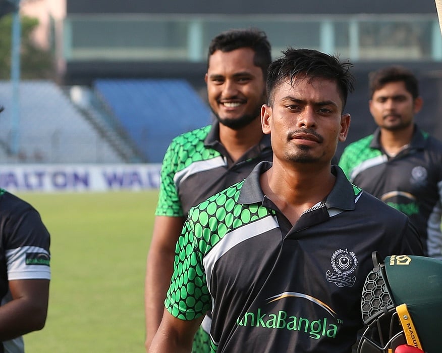 স্পিনে উজ্জ্বল তাইজুল-এনামুল, ব্যাটে-বলে শামসুর