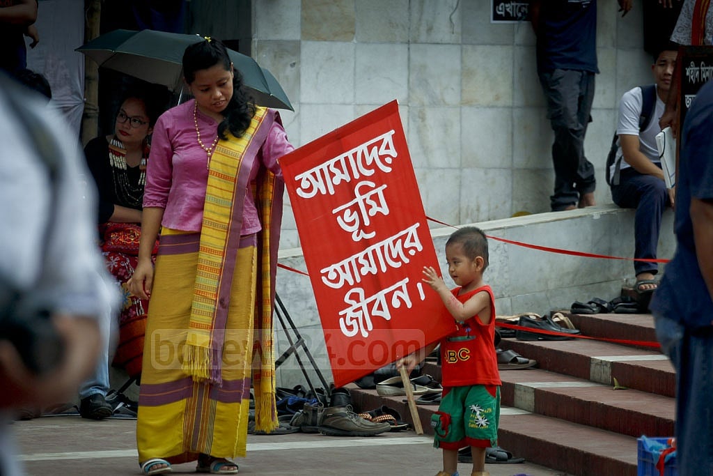 সমতলের আদিবাসীদের জন্য ভূমি কমিশন চান মেনন