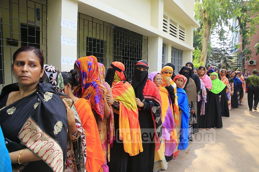 A general view of a polling station in Khulna City during Tuesday’s voting. Photo: Mostafigur Rahman A general view of a polling station in Khulna City during Tuesday’s voting. Photo: Mostafigur Rahman