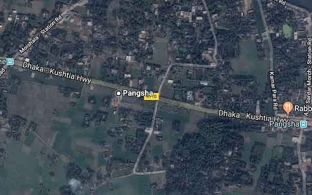 ‘লাফ দিয়ে নামার সময় গাড়ি উল্টে’ পুলিশ নিহত