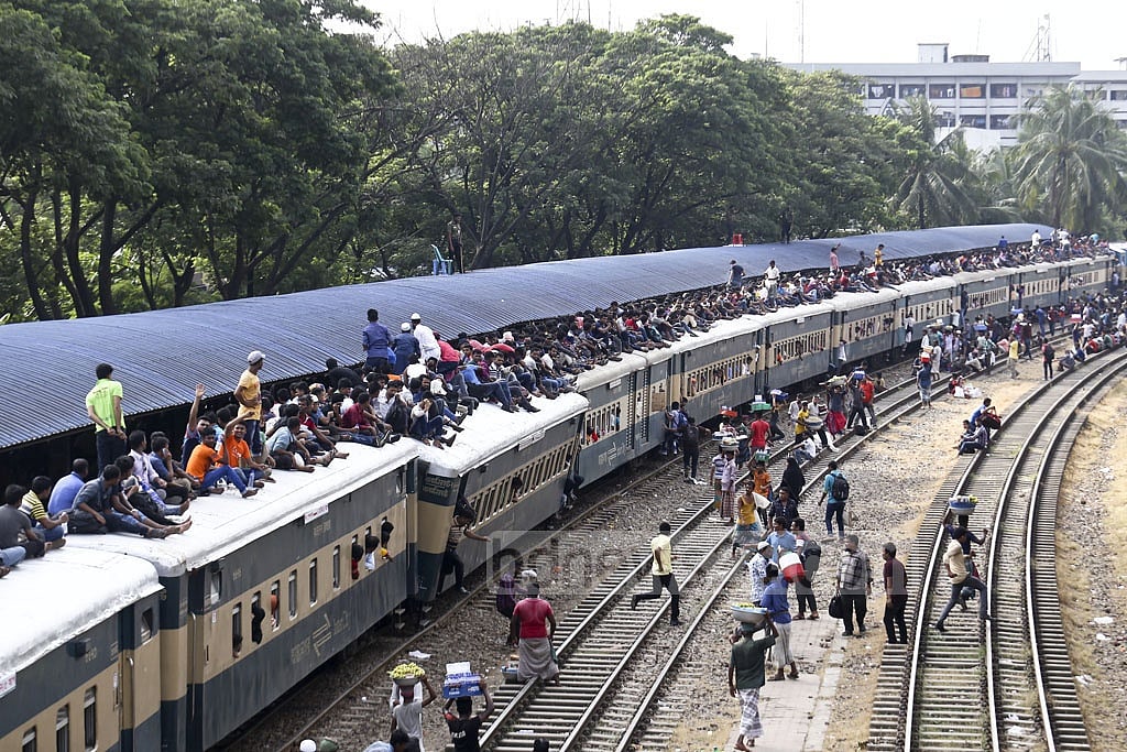 ভাগ্নেকে বাঁচাতে পারলেও নিজে বাঁচতে পারলেন না