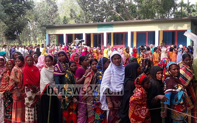 দুই শতাধিক কেন্দ্রে শতভাগ ভোট পড়ার নজির তৈরি হয় একাদশ সংসদ নির্বাচনে 