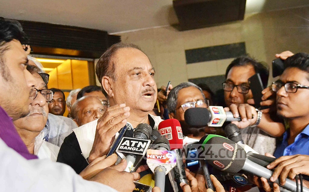 Jatiya Samajtantrik Dal-JSD President ASM Abdur Rab briefing the media about a Jatiya Oikya Front meeting on Tuesday. The Front leaders picked members of a delegation at the meeting for talks with Awami League chief Sheikh Hasina at the Ganabhaban on Thursday. 