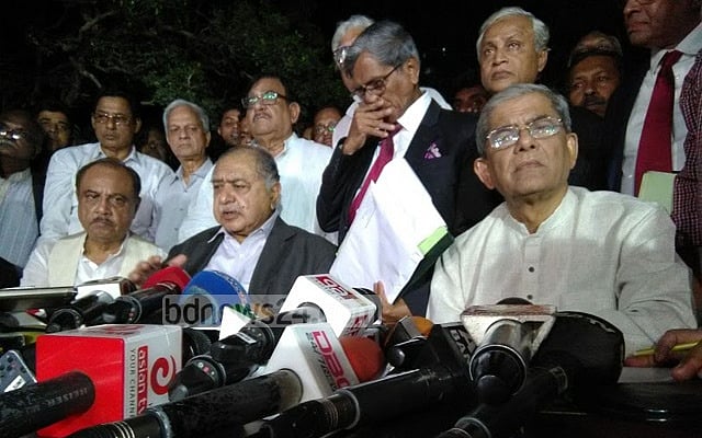 Dr Kamal Hossain, Mirza Fakhrul Islam Alamgir and other Jatiya OIkya Front leaders briefing the media after a dialogue with Awami League chief Sheikh Hasina on Nov 1, 2018. 