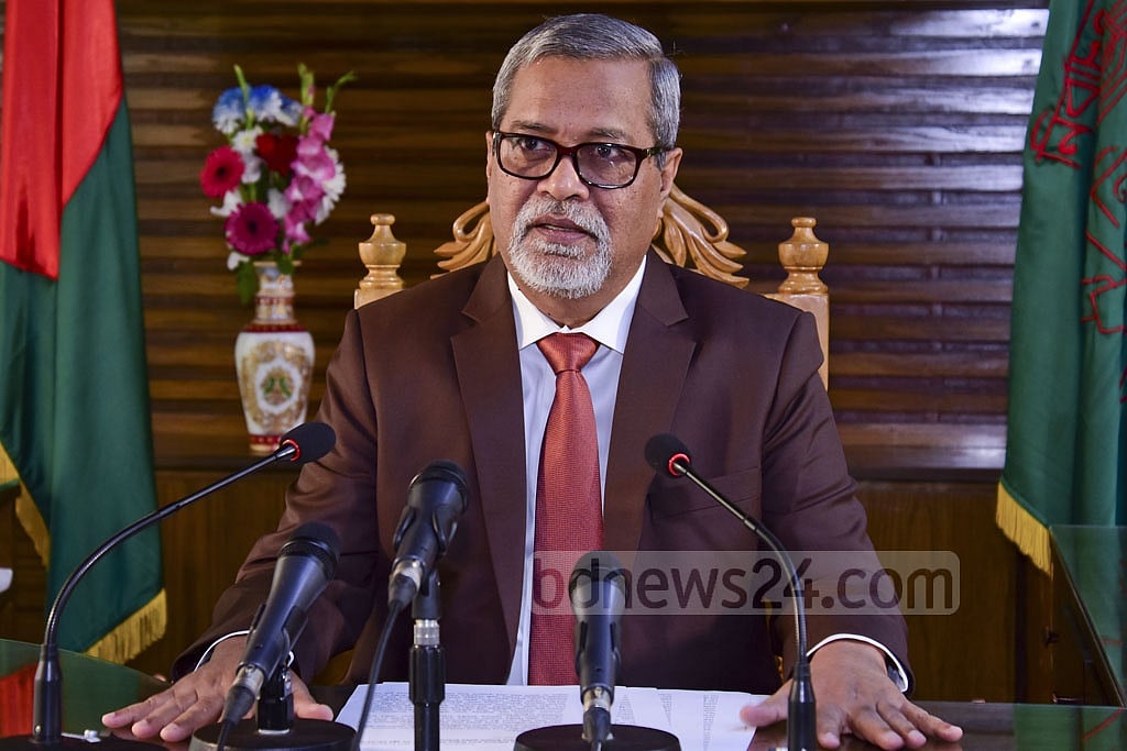২০১৮ সালে জাতির উদ্দেশে ভাষণ দিয়ে নির্বাচনের তফসিল ঘোষণা করেছিলেন তখনকার সিইসি কে এম নূরুল হুদা। 