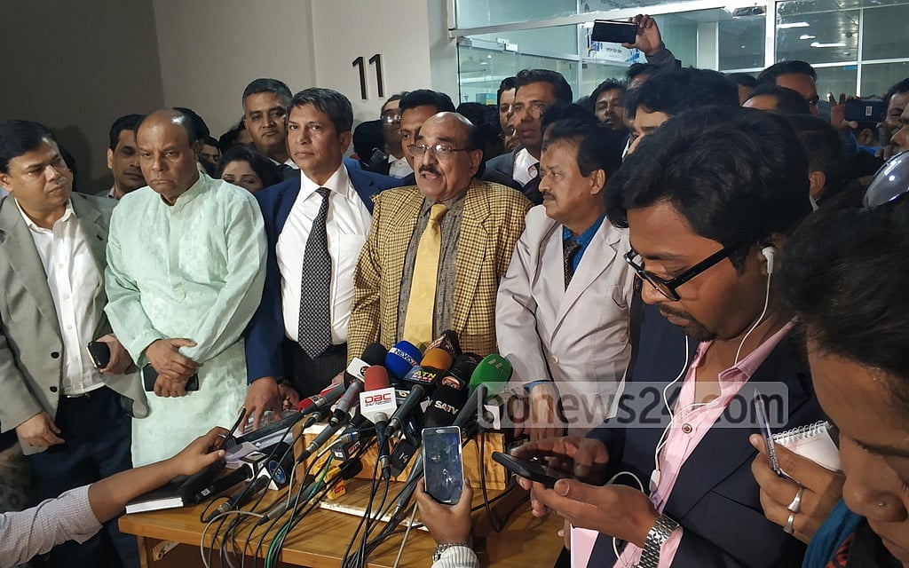 Awami League-backed lawyers react to EC judgment on Khaleda Zia's candidacy Awami League-backed lawyers react to EC judgment on Khaleda Zia's candidacy
