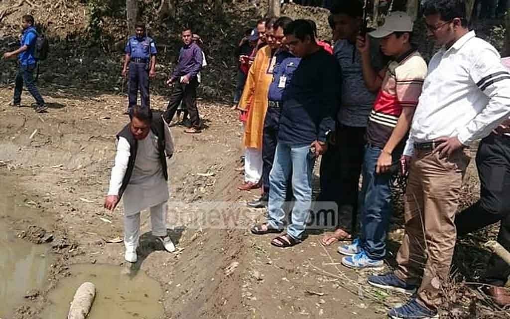 ফেনীতে পুকুর সংস্কারে মিলল মর্টার শেল