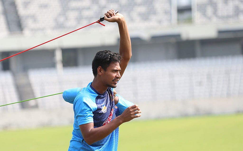 ছুটি শেষে মাঠে ফিরছেন মুস্তাফিজ