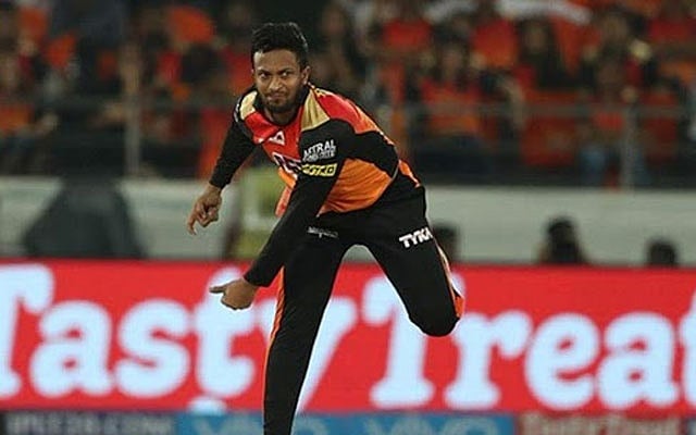 ব্যাটিং-বোলিংয়ে অনুজ্জ্বল সাকিব