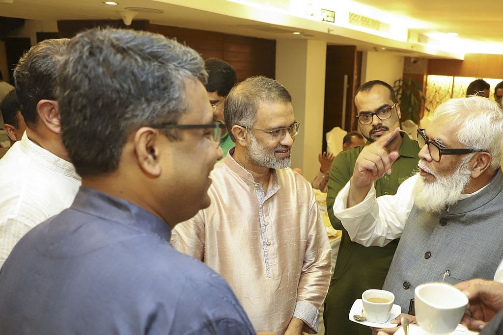 The Prime Minister’s Adviser for Private Industry and Investment Salman F Rahman speaking with the members of Editors Guild, Bangladesh in its first public function in Dhaka on Wednesday. The Prime Minister’s Adviser for Private Industry and Investment Salman F Rahman speaking with the members of Editors Guild, Bangladesh in its first public function in Dhaka on Wednesday.