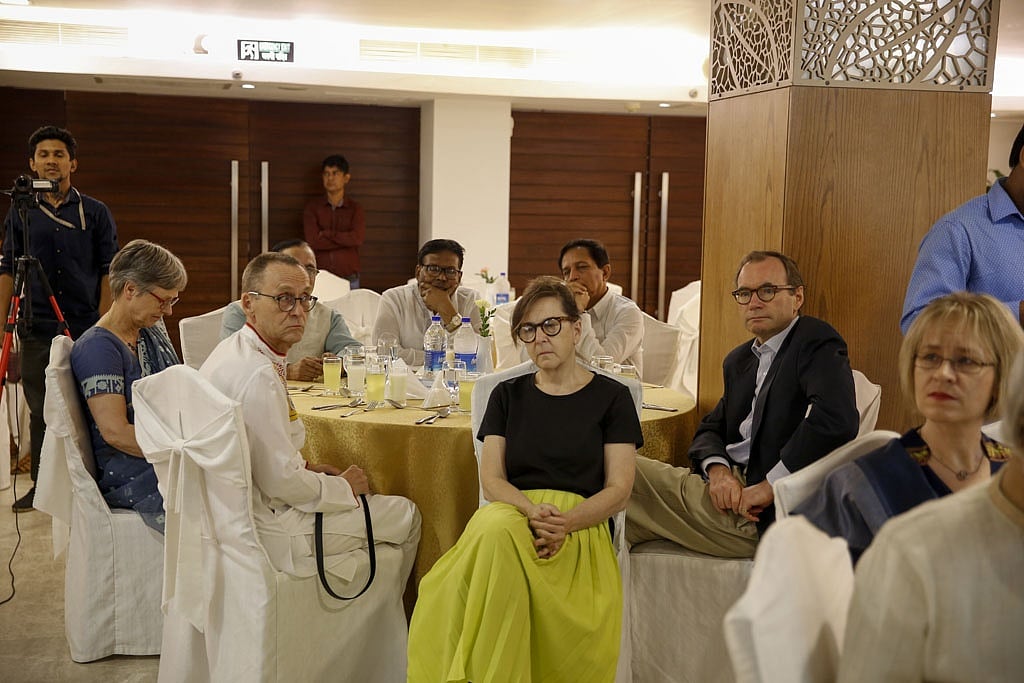 Diplomats of different countries joined the first public event of the Editors Guild, Bangladesh at the Lakeshore Hotel in Dhaka on Wednesday. Diplomats of different countries joined the first public event of the Editors Guild, Bangladesh at the Lakeshore Hotel in Dhaka on Wednesday.