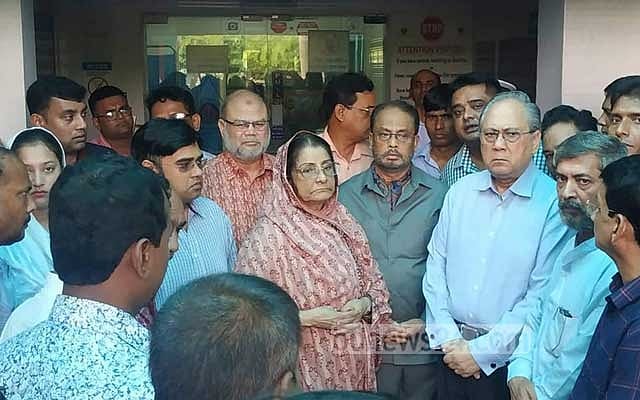 হুসেইন মুহম্মদ এরশাদকে লাইফ সাপোর্টে নেওয়ার পর ২০১৯ সালের ৪ জুলাই জি এম কাদের ও রওশন এরশাদ এক সঙ্গে হাসপাতালে যান 
