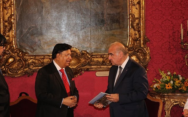 Foreign Minister meeting with the Maltese President Goerge Vella. 