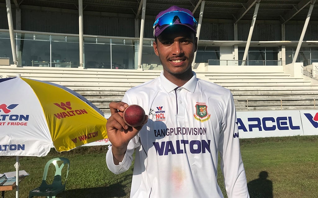 দুই লেগ স্পিনারের দুই রকম দিন
