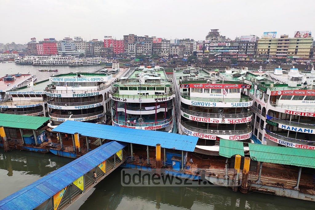 ঘূর্ণিঝড় রেমাল: সদরঘাট থেকে নৌযান চলাচল বন্ধ