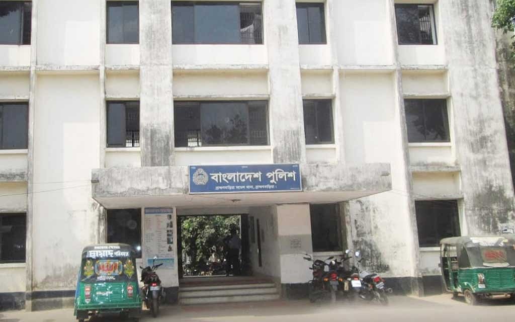 ব্রাহ্মণবাড়িয়ায় ‘ডাকাতের’ হামলায় আহত চালকের পথেই মৃত্যু, সহকারী গাড়ি নিয়ে চট্টগ্রামে