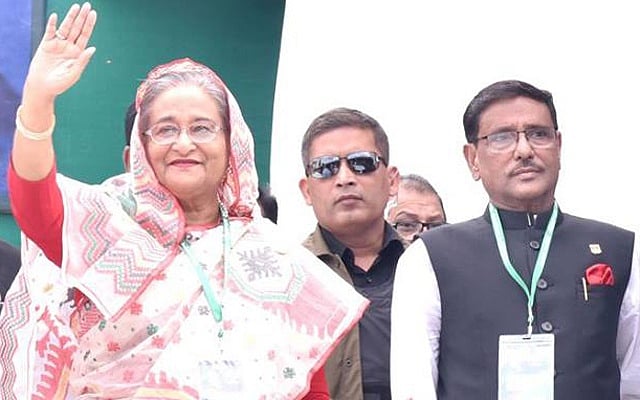 ২০তম সম্মেলনে শেখ হাসিনার সঙ্গে ওবায়দুল কাদের 