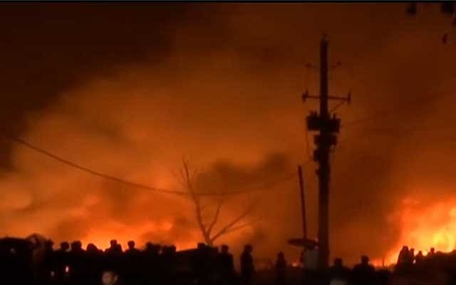 Fire destroys 100 shanties in Mirpur slum