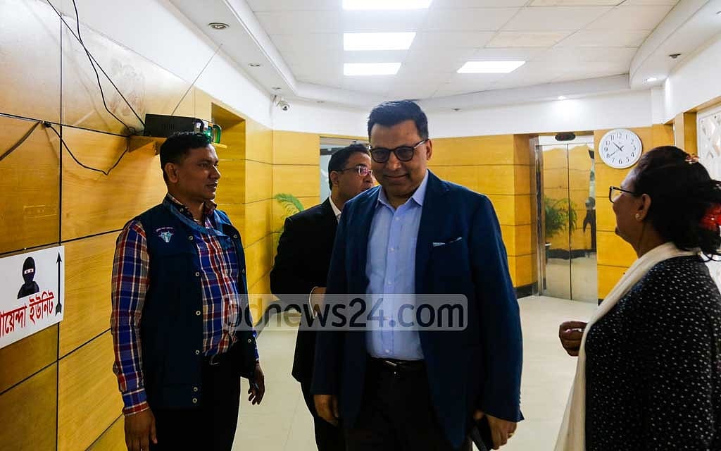 Anis Ahmed, the managing director and CEO of MGH Group, arrives at the Anti-Corruption Commission’s headquarters in Dhaka on Monday to face interrogation over allegations of illegally acquiring assets and money laundering. Photo: Mahmud Zaman Ovi 