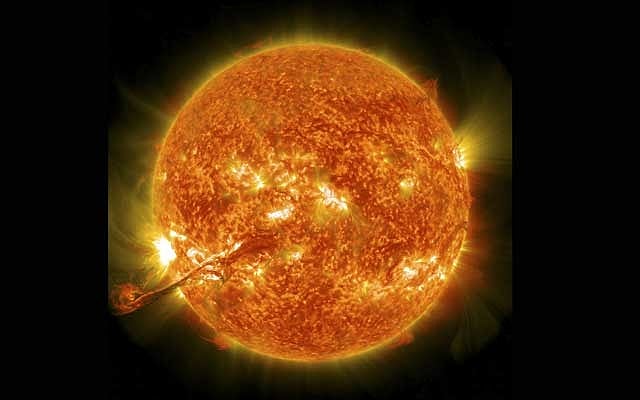 Solar Satam Solar storm destroys 40 new SpaceX satellites in orbit