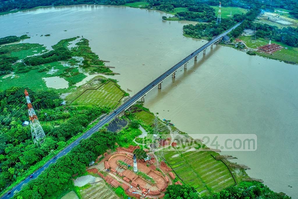 Birsrestha Captain Mohiuddin Jahangir Bridge: The bridge was built in 2003 along the Dhaka-Barishal Highway over the Sugandha River at Babuganj Upazila's Doarika. It has been named after Mohiuddin Jahangir, the valiant freedom fighter who was born in Babuganj.   
