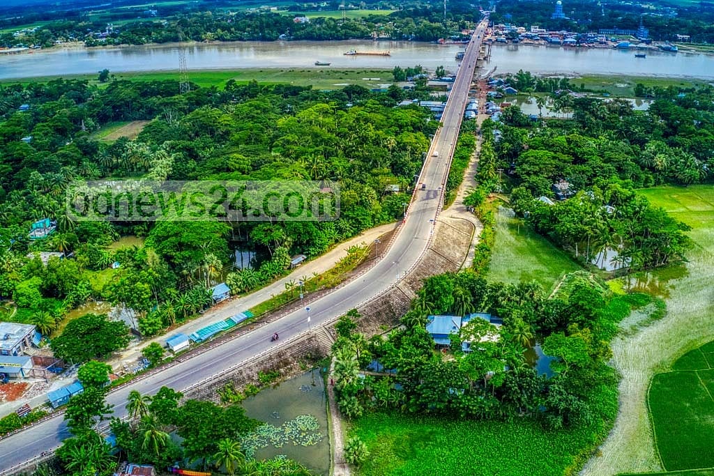 Shaheed Sheikh Kamal Bridge: Named after Sheikh Kamal, the eldest son of Bangabandhu Sheikh Mujibur Rahman, the bridge was constructed over Andharmanik River at the Kalapara-Nilganj point in 2016. The 890-metre long bridge runs along the Patuakhali-Kuakata Highway. 